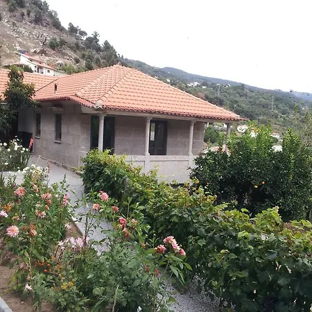 Guest house Casa Do Escoivo Loivos da Ribeira