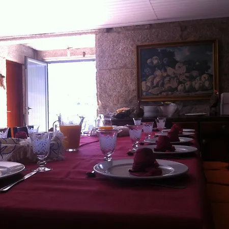 Casa Do Escoivo Guest house Loivos da Ribeira