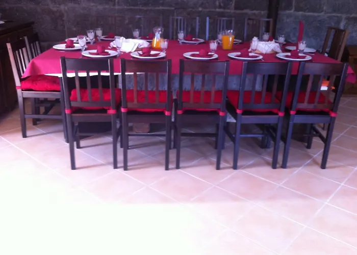 Casa Do Escoivo 게스트하우스 Loivos da Ribeira